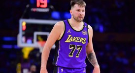 范弗利特伤退引球队调整：阵容变动与战术应对分析